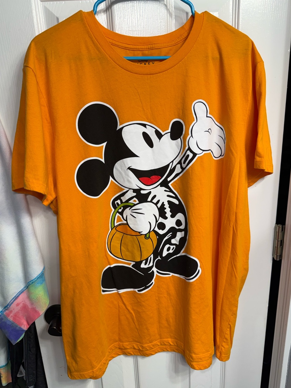 Size 2x Disney Orange Mickey Mouse Halloween Tee with Pumpkin Graphic